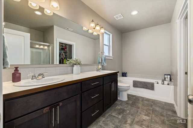 1838 E Porter St, Kuna, ID 83634