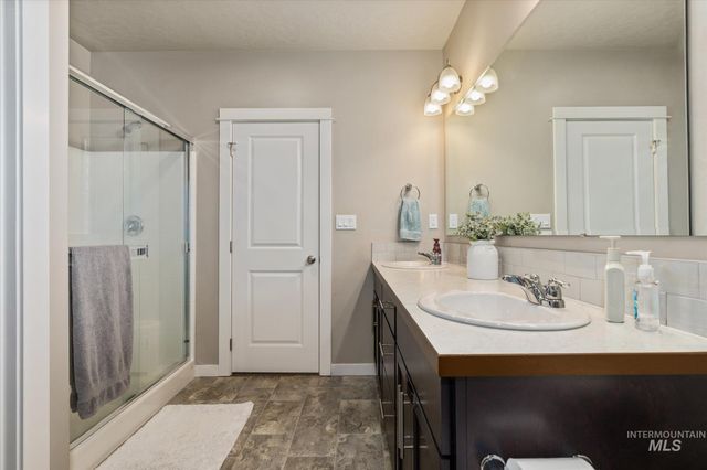 1838 E Porter St, Kuna, ID 83634
