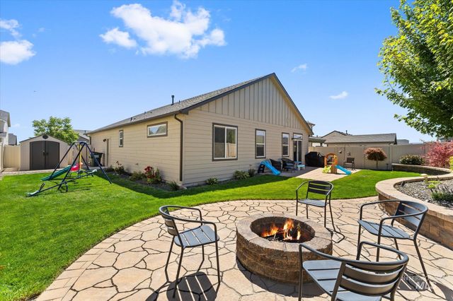 1838 E Porter St, Kuna, ID 83634
