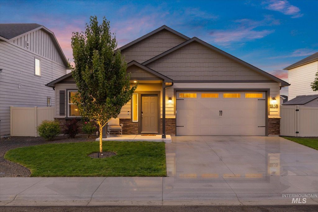 1838 E Porter St, Kuna, ID 83634