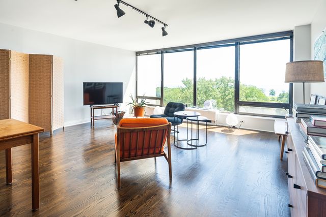 5445 N Sheridan Road 808, Chicago, IL 60640