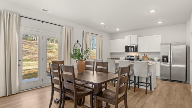 2906 Daxton Lane, Gainesville, GA 30507