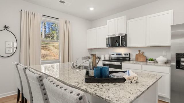 2906 Daxton Lane, Gainesville, GA 30507