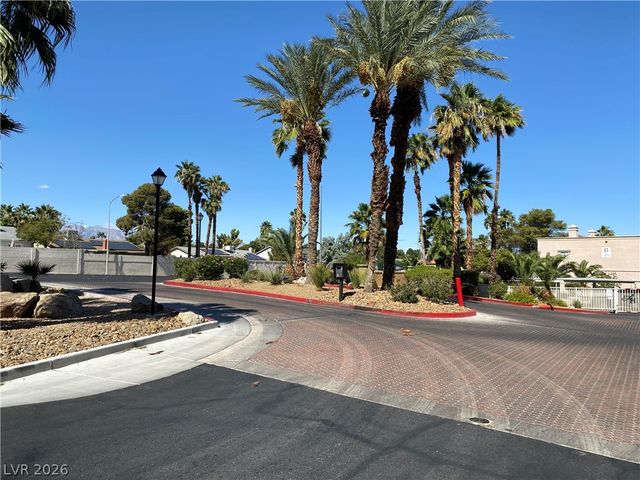 5174 South Jones Boulevard 207, Las Vegas, NV 89118