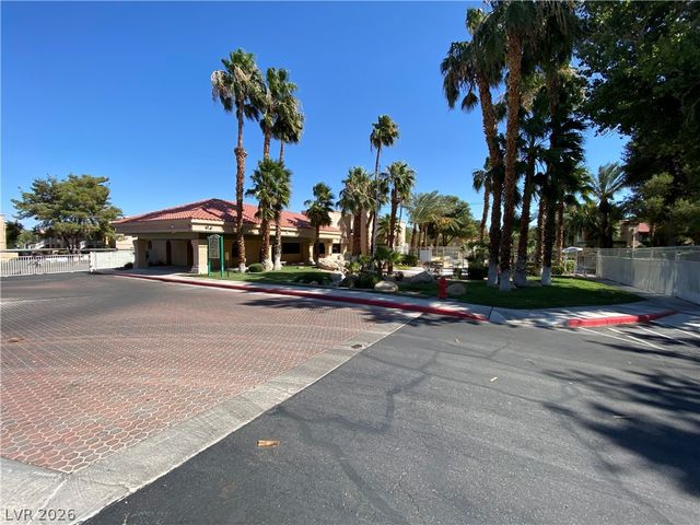 5174 South Jones Boulevard 207, Las Vegas, NV 89118