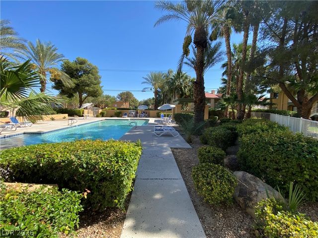 5174 South Jones Boulevard 207, Las Vegas, NV 89118