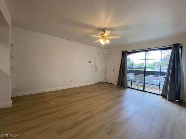 5174 South Jones Boulevard 207, Las Vegas, NV 89118