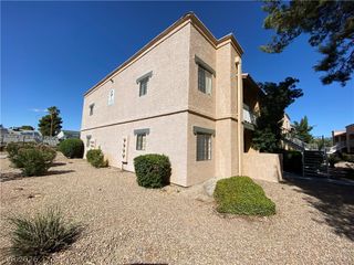 5174 South Jones Boulevard 207, Las Vegas, NV 89118