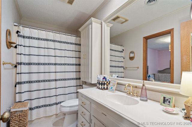 36 Overland Street, Ardmore, OK 73401