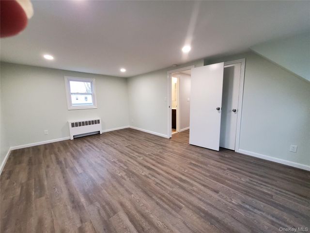 273 South 16th St, Lindenhurst, NY 11757