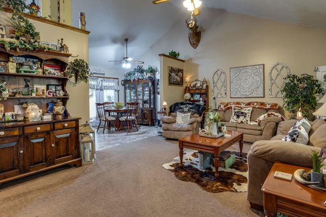 111 Cascade Spring Rd, Hohenwald, TN 38462