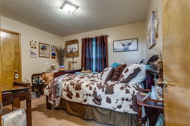 111 Cascade Spring Rd, Hohenwald, TN 38462