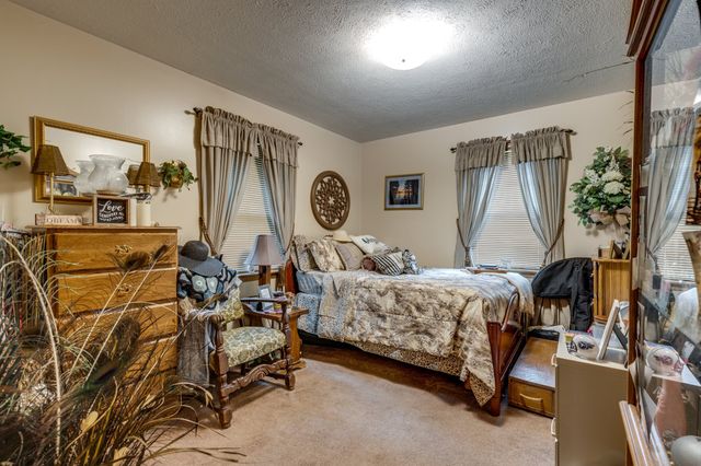 111 Cascade Spring Rd, Hohenwald, TN 38462
