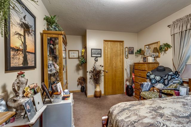 111 Cascade Spring Rd, Hohenwald, TN 38462