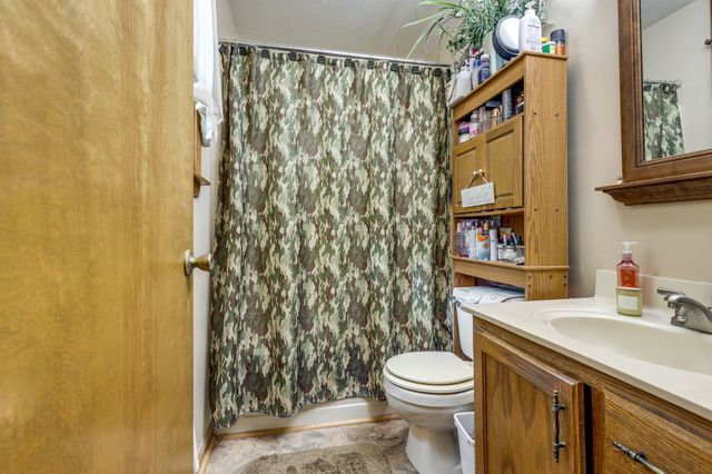 111 Cascade Spring Rd, Hohenwald, TN 38462
