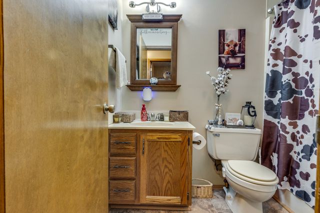 111 Cascade Spring Rd, Hohenwald, TN 38462