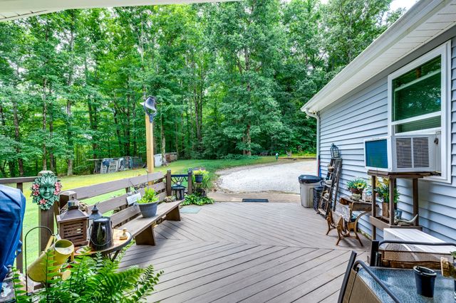 111 Cascade Spring Rd, Hohenwald, TN 38462