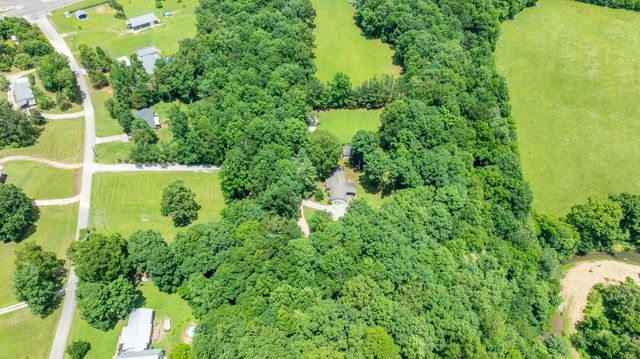 111 Cascade Spring Rd, Hohenwald, TN 38462