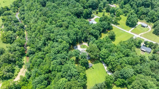 111 Cascade Spring Rd, Hohenwald, TN 38462