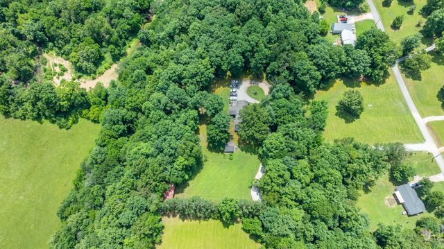 111 Cascade Spring Rd, Hohenwald, TN 38462