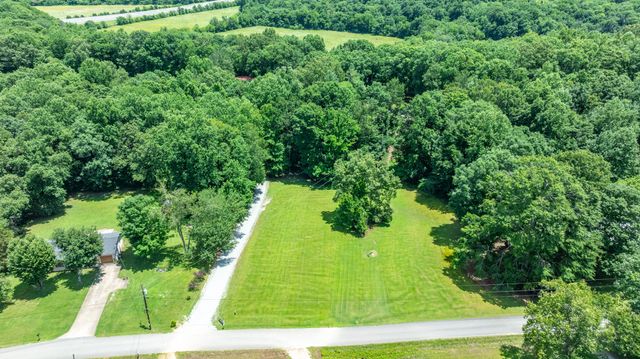 111 Cascade Spring Rd, Hohenwald, TN 38462