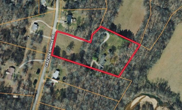 111 Cascade Spring Rd, Hohenwald, TN 38462