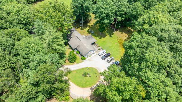 111 Cascade Spring Rd, Hohenwald, TN 38462