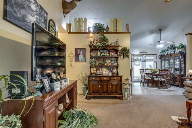 111 Cascade Spring Rd, Hohenwald, TN 38462