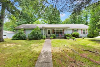 111 Cascade Spring Rd, Hohenwald, TN 38462