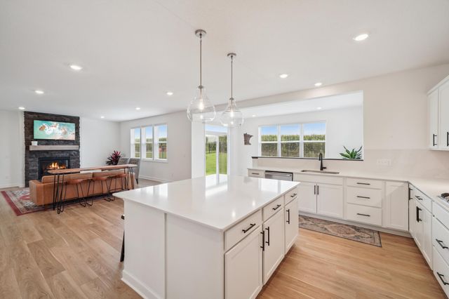 17904 Hinckley Avenue, Lakeville, MN 55044