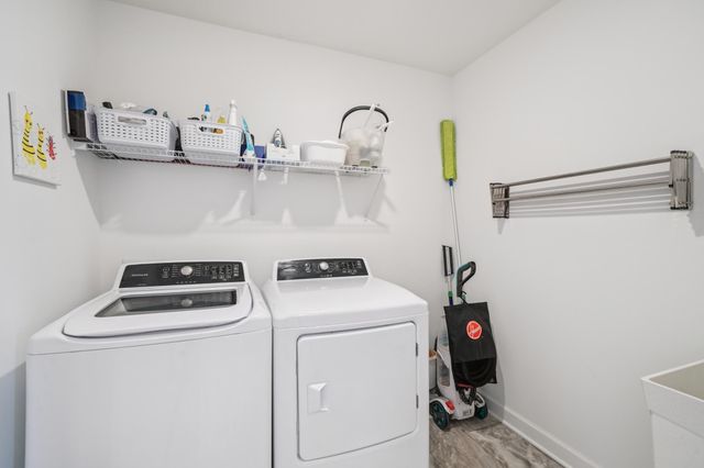 17904 Hinckley Avenue, Lakeville, MN 55044