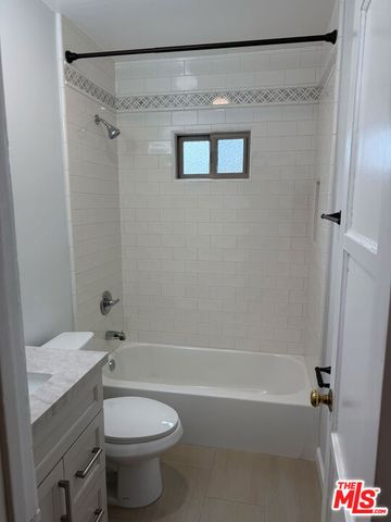 4123 W Toluca Lake Avenue, Burbank, CA 91505