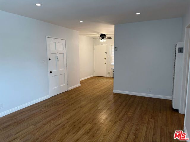 4123 W Toluca Lake Avenue, Burbank, CA 91505