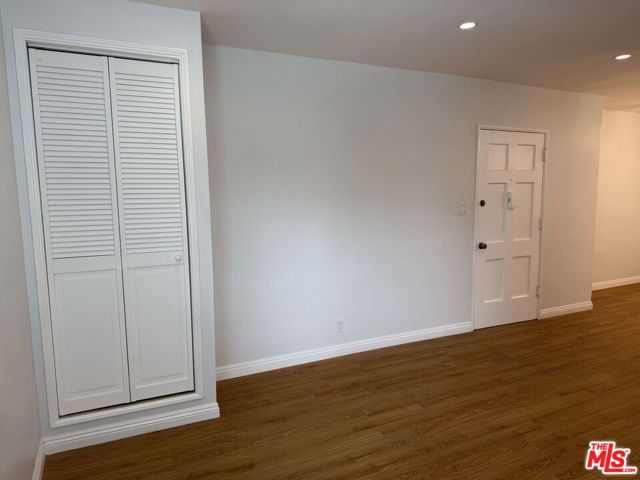4123 W Toluca Lake Avenue, Burbank, CA 91505