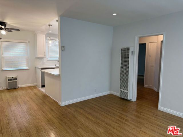 4123 W Toluca Lake Avenue, Burbank, CA 91505