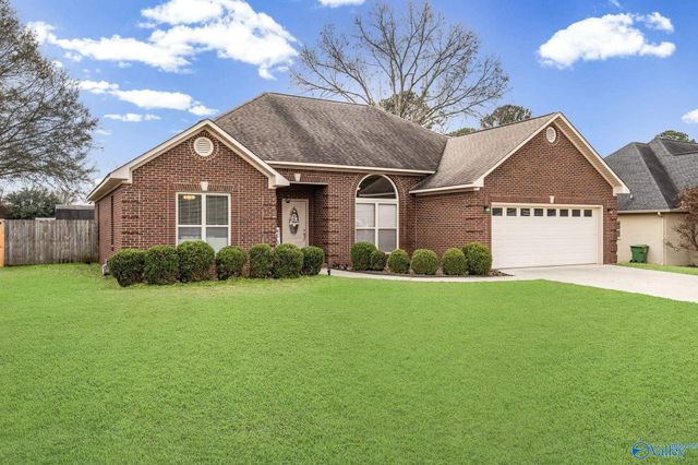 1304 Gypsy Trail SW, Hartselle, AL 35640
