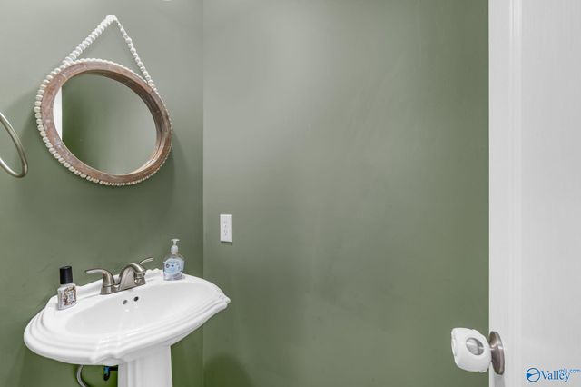 1304 Gypsy Trail SW, Hartselle, AL 35640