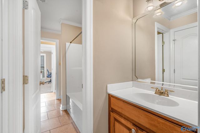 1304 Gypsy Trail SW, Hartselle, AL 35640