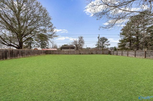 1304 Gypsy Trail SW, Hartselle, AL 35640