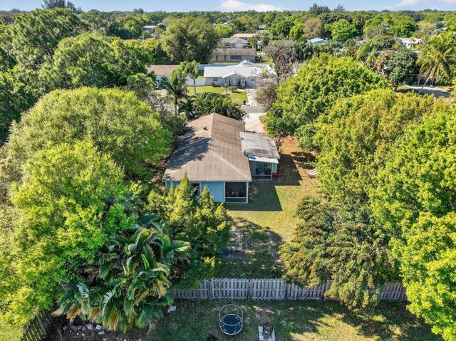 5210 Palm Drive, Fort Pierce, FL 34982