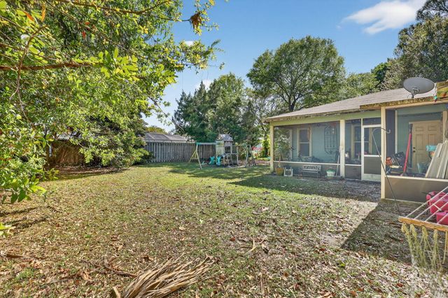 5210 Palm Drive, Fort Pierce, FL 34982