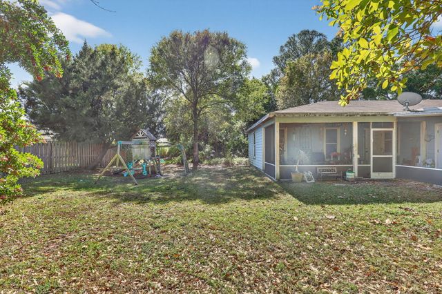 5210 Palm Drive, Fort Pierce, FL 34982