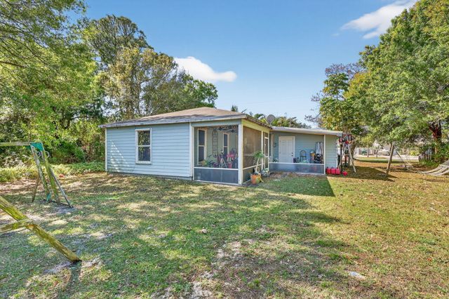 5210 Palm Drive, Fort Pierce, FL 34982