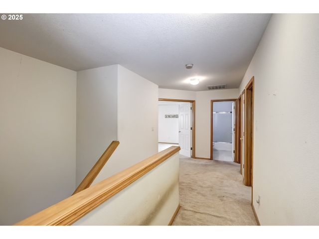 12212 Sw QUAIL CREEK Ln, Portland, OR 97223