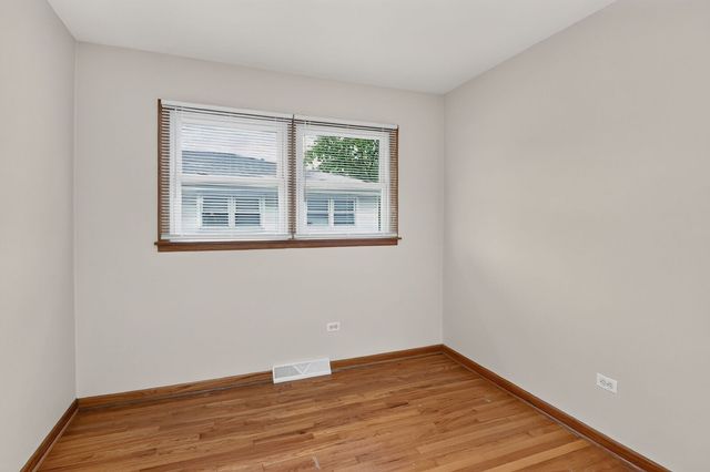 517 Barnsdale Road A, La Grange Park, IL 60526