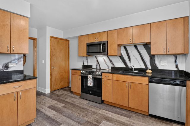 517 Barnsdale Road A, La Grange Park, IL 60526