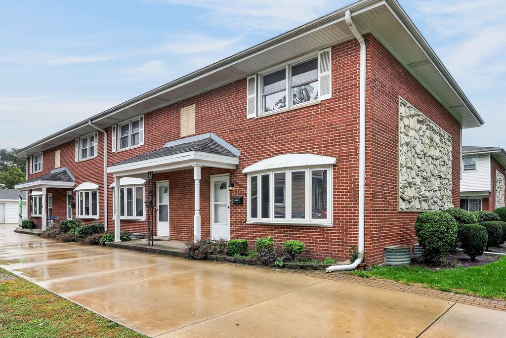 517 Barnsdale Road A, La Grange Park, IL 60526
