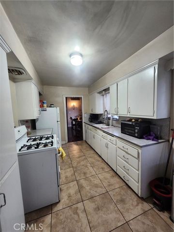 9236 Mango, Fontana, CA 92335