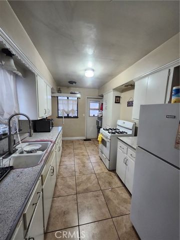 9236 Mango, Fontana, CA 92335