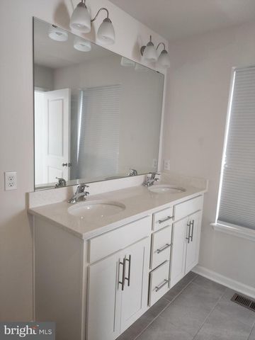 4 AXIOS WAY, Rosedale, MD 21237